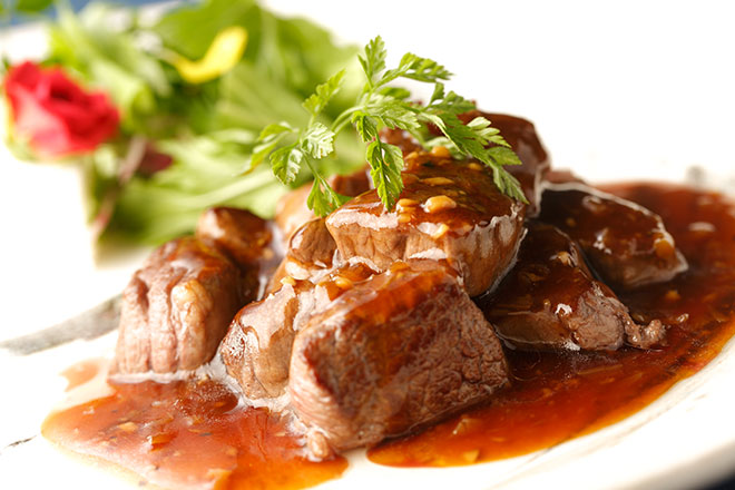 【お盆・6日間限定】 牛フィレ肉とイセエビの贅沢プレート付き 豪華ディナーオーダービュッフェ